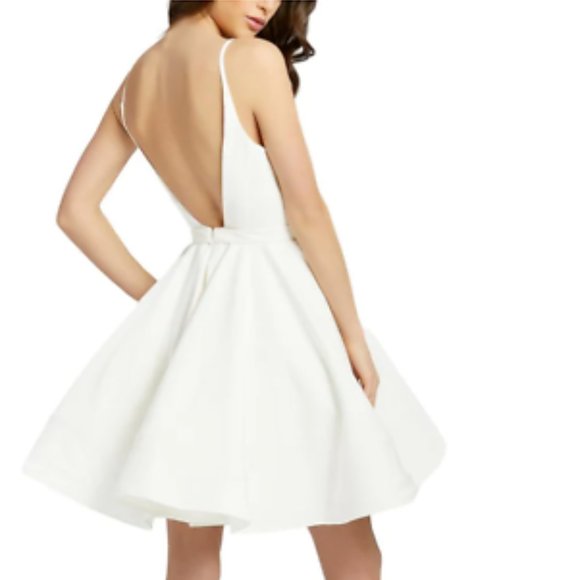 MAC DUGGAL WHITE FIT & FLARE COCKTAIL DRESS sz 6 - Picture 2 of 3
